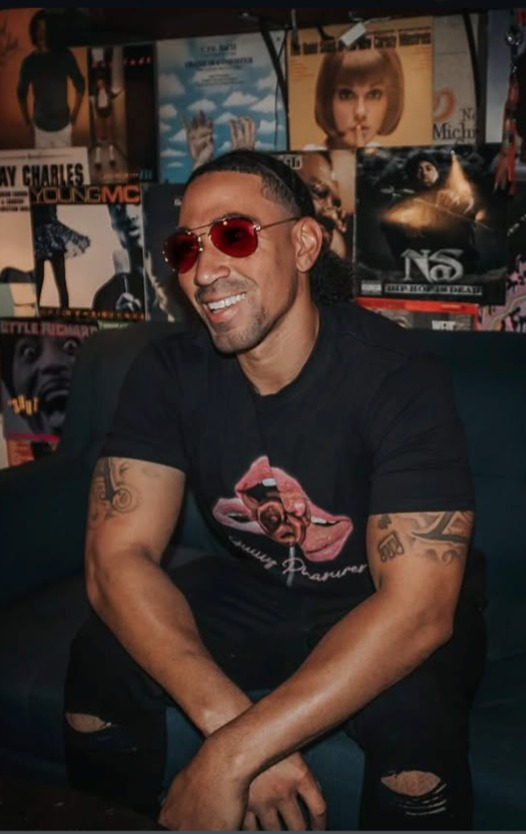 Vic Blackwell (Viktourean Amir Mays)