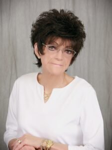 Donna Mae Richards — photo 5